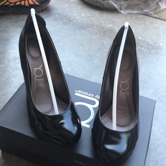 YOU by Crocs Shoes - YOU by Crocs size 8 black patent pumps